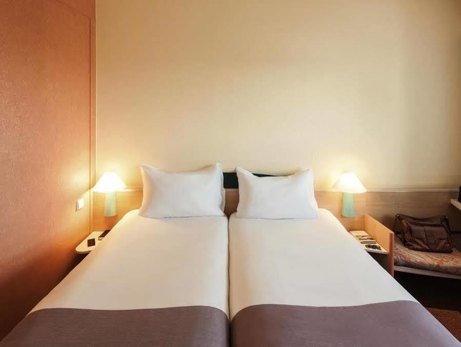 Hotel Ibis Hamburg Alsterring Esterno foto